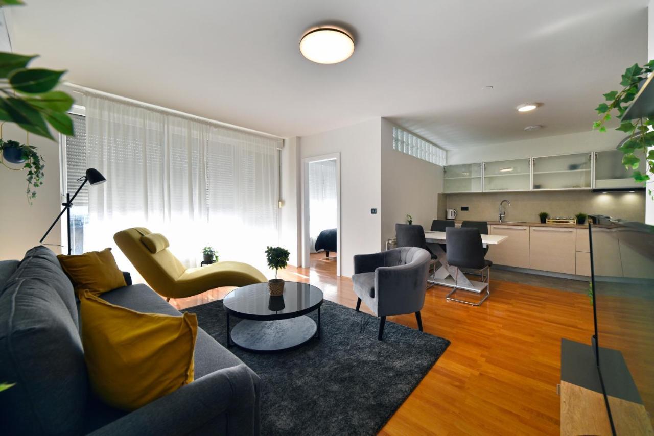 Lavir Apartment With Parking Zagreb Eksteriør bilde