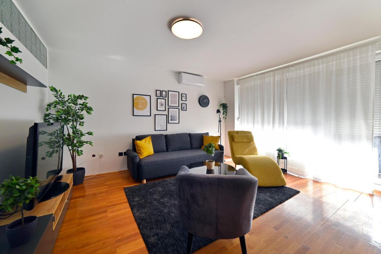 Lavir Apartment With Parking Zagreb Eksteriør bilde