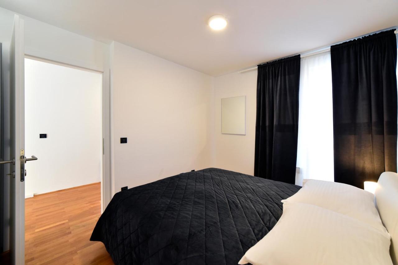 Lavir Apartment With Parking Zagreb Eksteriør bilde