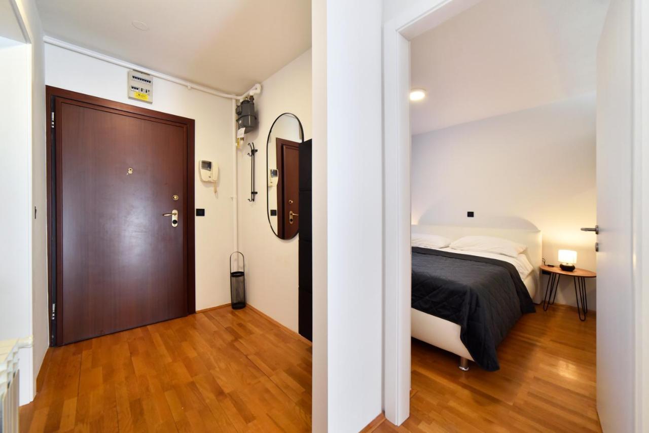 Lavir Apartment With Parking Zagreb Eksteriør bilde